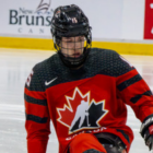 Un élève a représenté le Canada lors de la Coupe internationale de parahockey